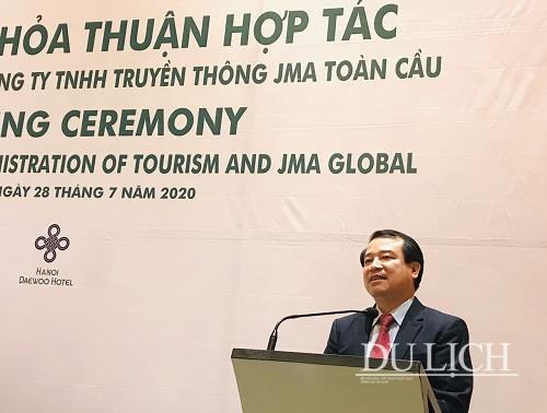 Phó Tổng cục trưởng TCDL Hà Văn Siêu phát biểu tại buổi lễ ký kết